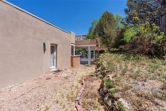 663 Bishops Lodge Rd 59, Santa Fe, NM 87501