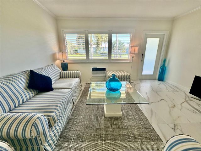 473 12th AVE S B7, Naples, FL 34102