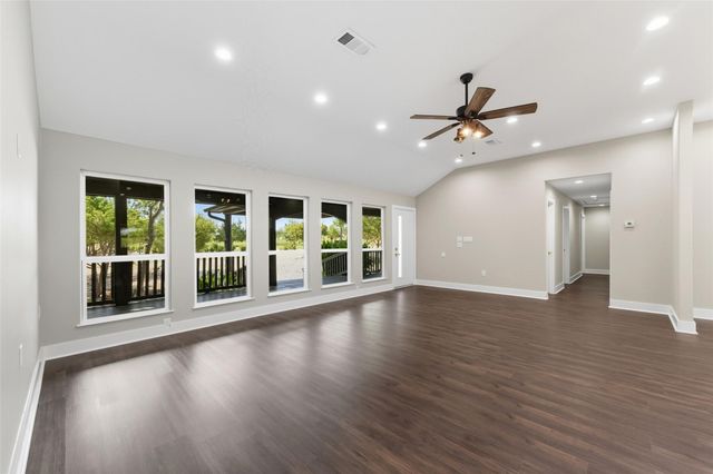 1431 Fm 85, Ennis, TX 75119