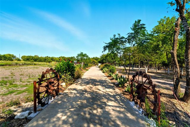 1431 Fm 85, Ennis, TX 75119