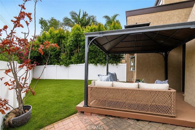 917 Van Ness Court, Costa Mesa, CA 92626