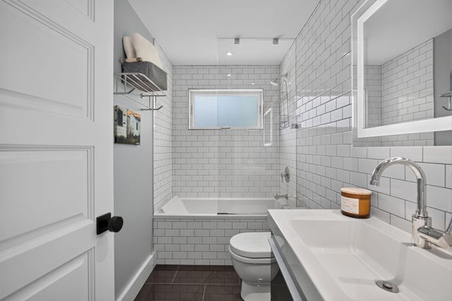 168 Bradford Street Extension Unit 3, Provincetown, MA 02657