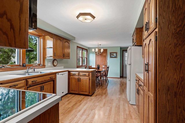 300 TOWER VIEW DRIVE, Green Bay, WI 54301