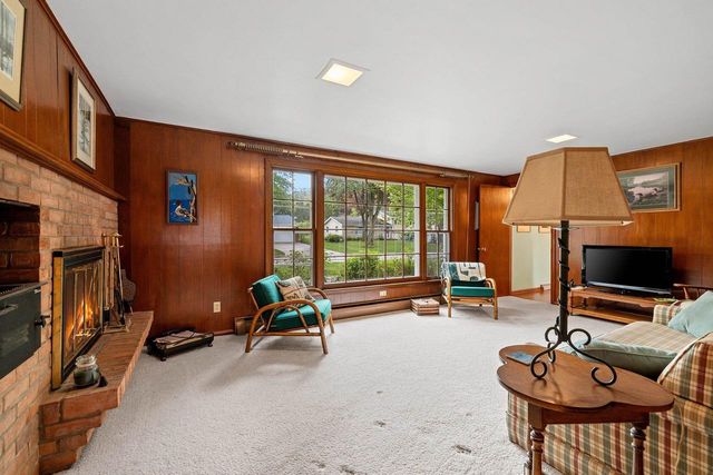 300 TOWER VIEW DRIVE, Green Bay, WI 54301