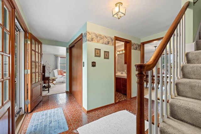 300 TOWER VIEW DRIVE, Green Bay, WI 54301