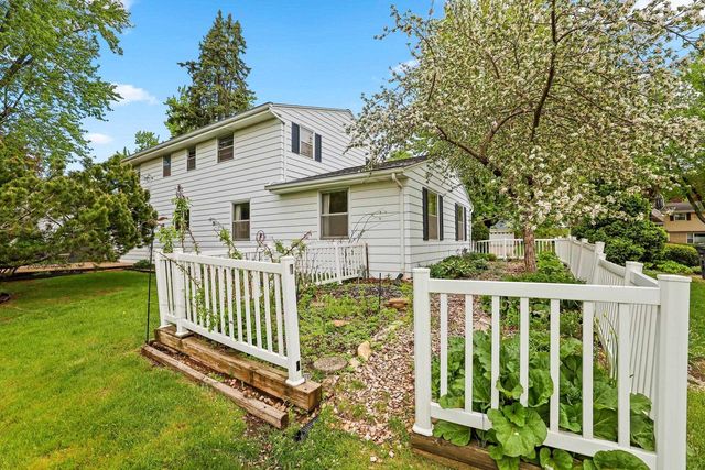 300 TOWER VIEW DRIVE, Green Bay, WI 54301