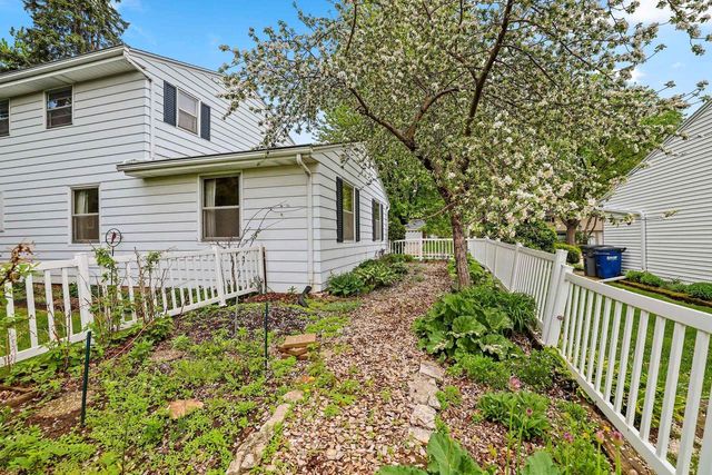 300 TOWER VIEW DRIVE, Green Bay, WI 54301