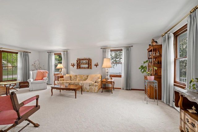 300 TOWER VIEW DRIVE, Green Bay, WI 54301