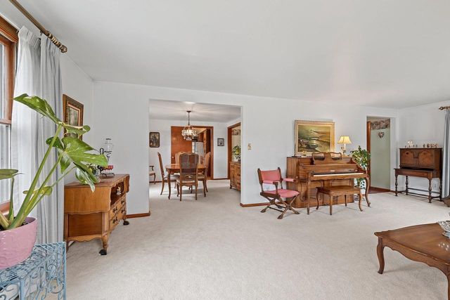 300 TOWER VIEW DRIVE, Green Bay, WI 54301