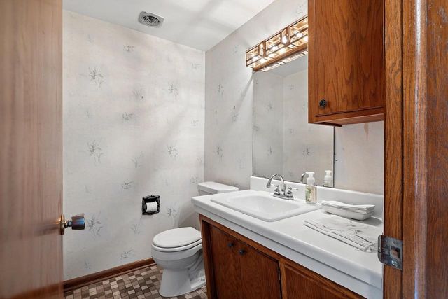 300 TOWER VIEW DRIVE, Green Bay, WI 54301