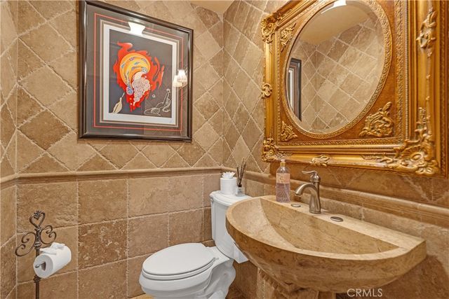 780 W Aster Place, Santa Ana, CA 92706