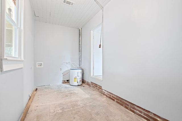 210 WEST ST, Batesville, MS 38606
