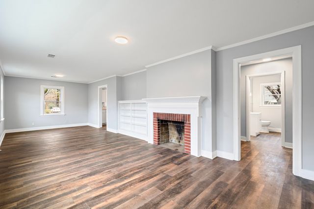 210 WEST ST, Batesville, MS 38606