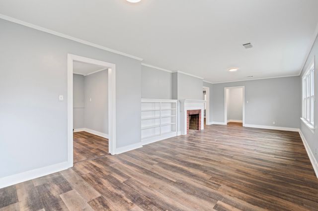 210 WEST ST, Batesville, MS 38606
