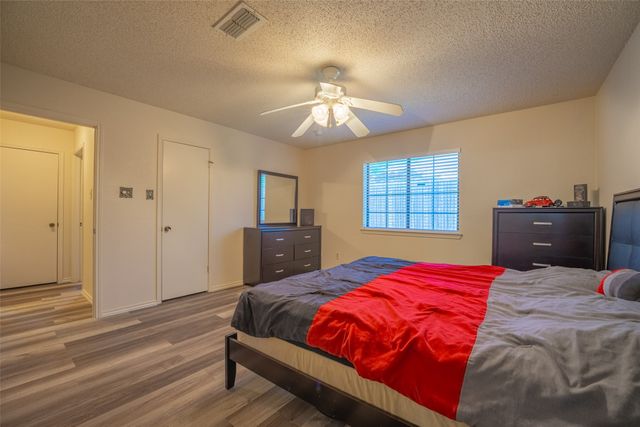 1234 Royal Oak Drive, Desoto, TX 75115
