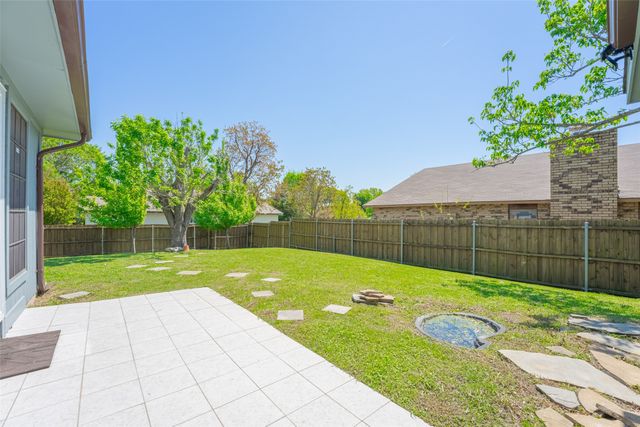 1234 Royal Oak Drive, Desoto, TX 75115