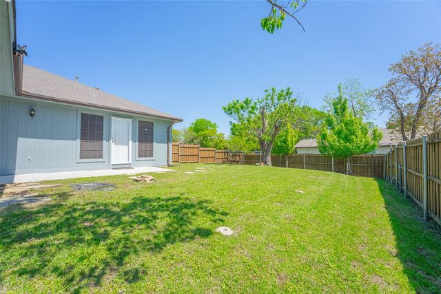 1234 Royal Oak Drive, Desoto, TX 75115