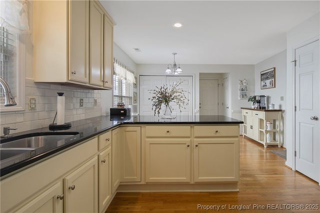 573 Thorncliff Drive, Raeford, NC 28376