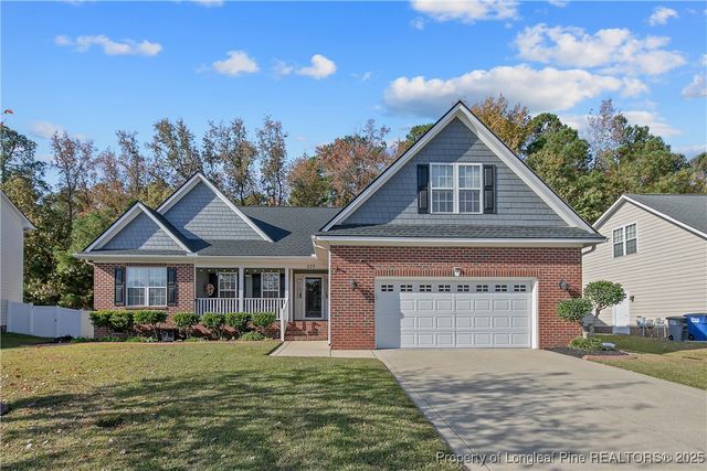 573 Thorncliff Drive, Raeford, NC 28376
