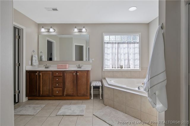 573 Thorncliff Drive, Raeford, NC 28376