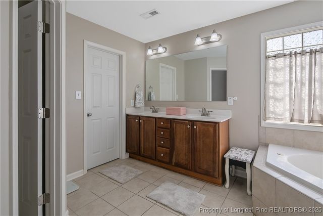 573 Thorncliff Drive, Raeford, NC 28376