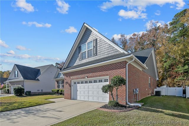 573 Thorncliff Drive, Raeford, NC 28376