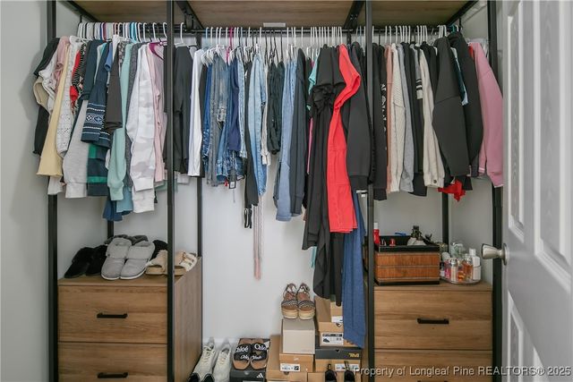 573 Thorncliff Drive, Raeford, NC 28376