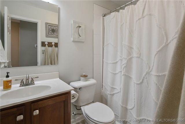 573 Thorncliff Drive, Raeford, NC 28376