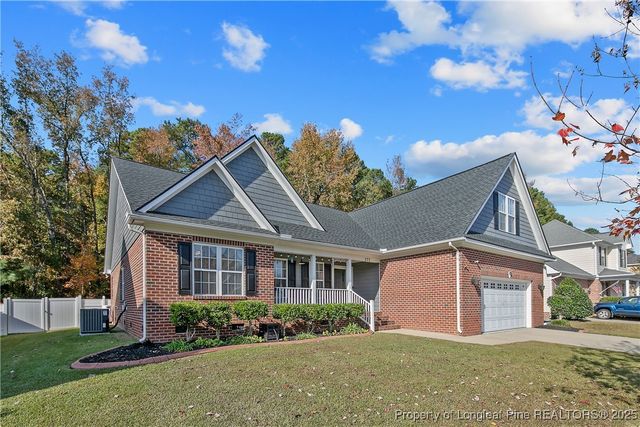 573 Thorncliff Drive, Raeford, NC 28376