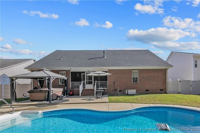 573 Thorncliff Drive, Raeford, NC 28376