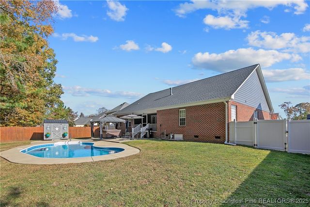 573 Thorncliff Drive, Raeford, NC 28376