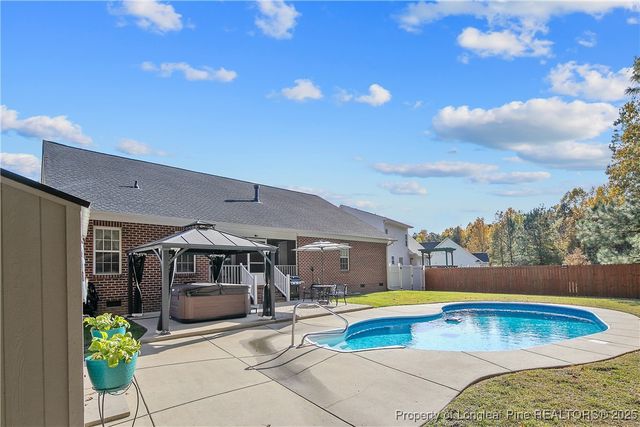 573 Thorncliff Drive, Raeford, NC 28376