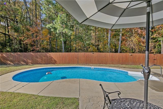 573 Thorncliff Drive, Raeford, NC 28376