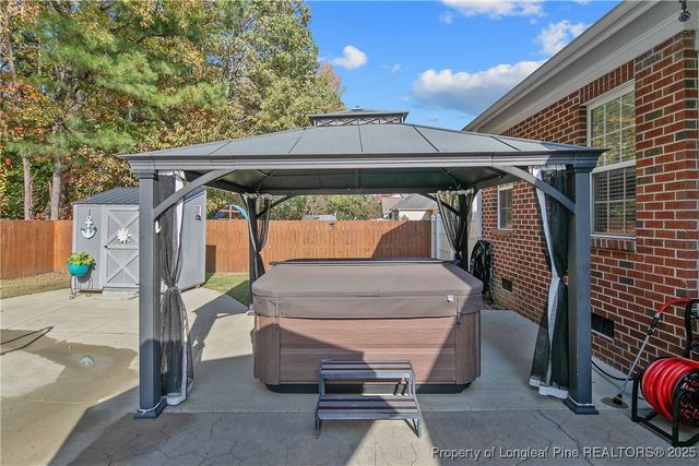 573 Thorncliff Drive, Raeford, NC 28376