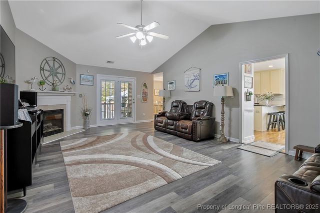 573 Thorncliff Drive, Raeford, NC 28376