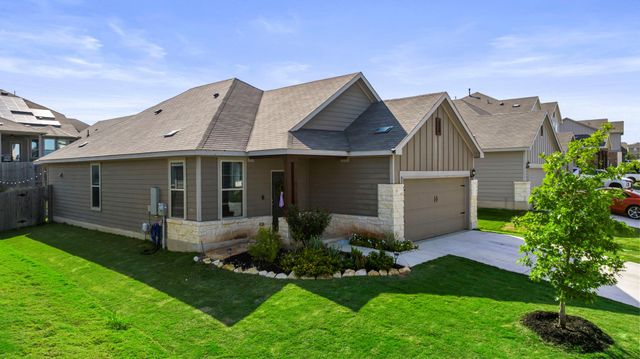 350 Purple Heart DR, Buda, TX 78610