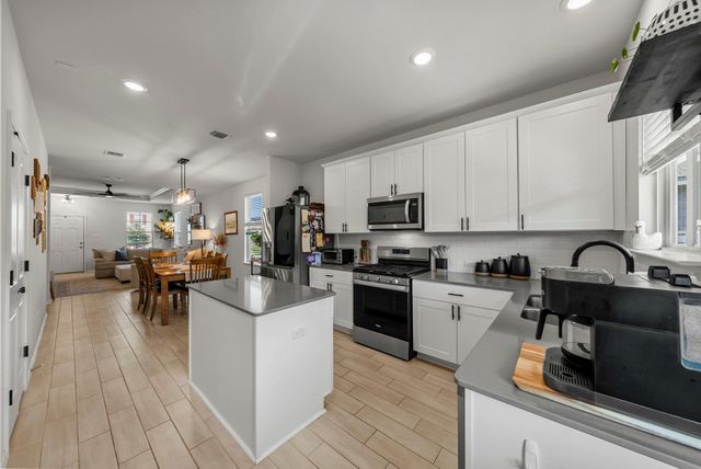 350 Purple Heart DR, Buda, TX 78610