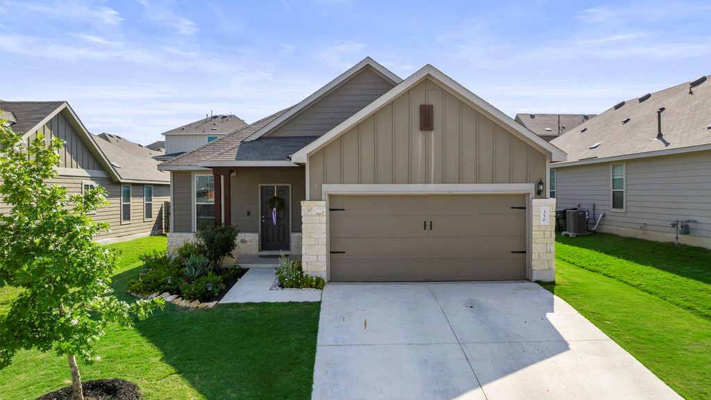 350 Purple Heart DR, Buda, TX 78610