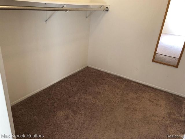 29880 12 Mile Rd 812, Farmington Hills, MI 48334