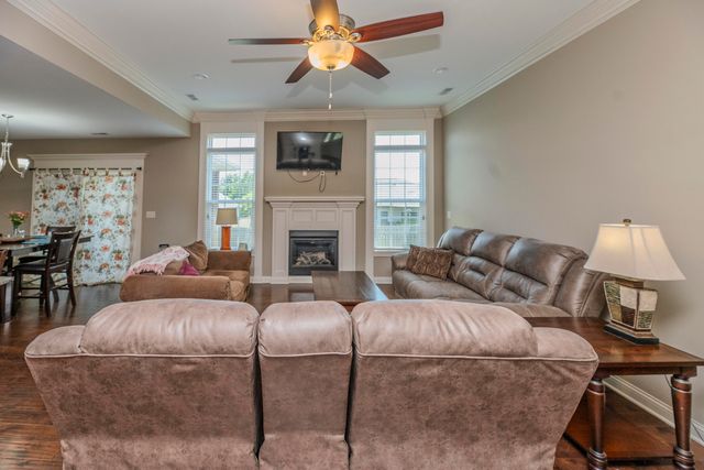 7520 W GOLDEN WILLOW DR, Columbia, MO 65202