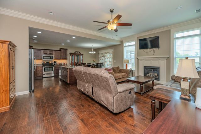 7520 W GOLDEN WILLOW DR, Columbia, MO 65202