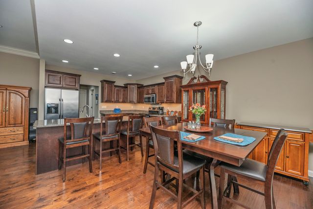 7520 W GOLDEN WILLOW DR, Columbia, MO 65202