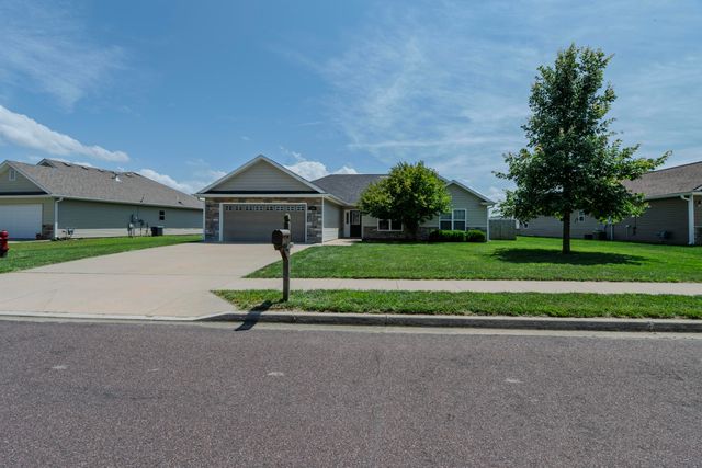 7520 W GOLDEN WILLOW DR, Columbia, MO 65202