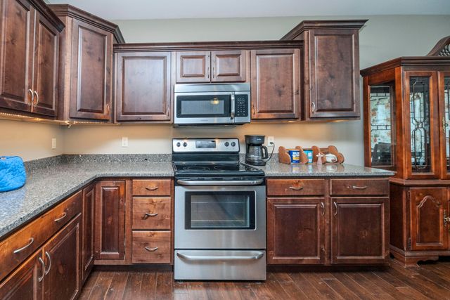 7520 W GOLDEN WILLOW DR, Columbia, MO 65202