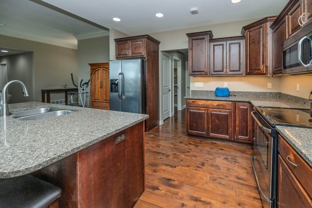 7520 W GOLDEN WILLOW DR, Columbia, MO 65202