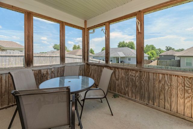 7520 W GOLDEN WILLOW DR, Columbia, MO 65202