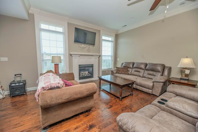 7520 W GOLDEN WILLOW DR, Columbia, MO 65202