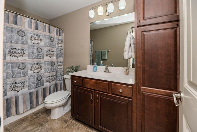 7520 W GOLDEN WILLOW DR, Columbia, MO 65202