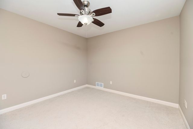 7520 W GOLDEN WILLOW DR, Columbia, MO 65202