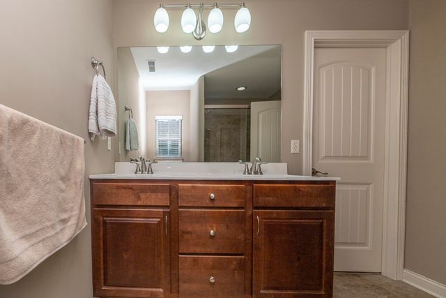 7520 W GOLDEN WILLOW DR, Columbia, MO 65202